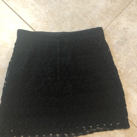 Pretty Black Lace Mini - Picture 1 of 4